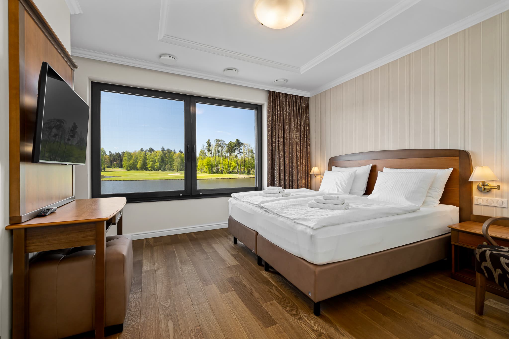 Elegantný dom pri jazere v Penati Golf Resort s výhľadom na ihrisko, Šajdíkove Humence 1