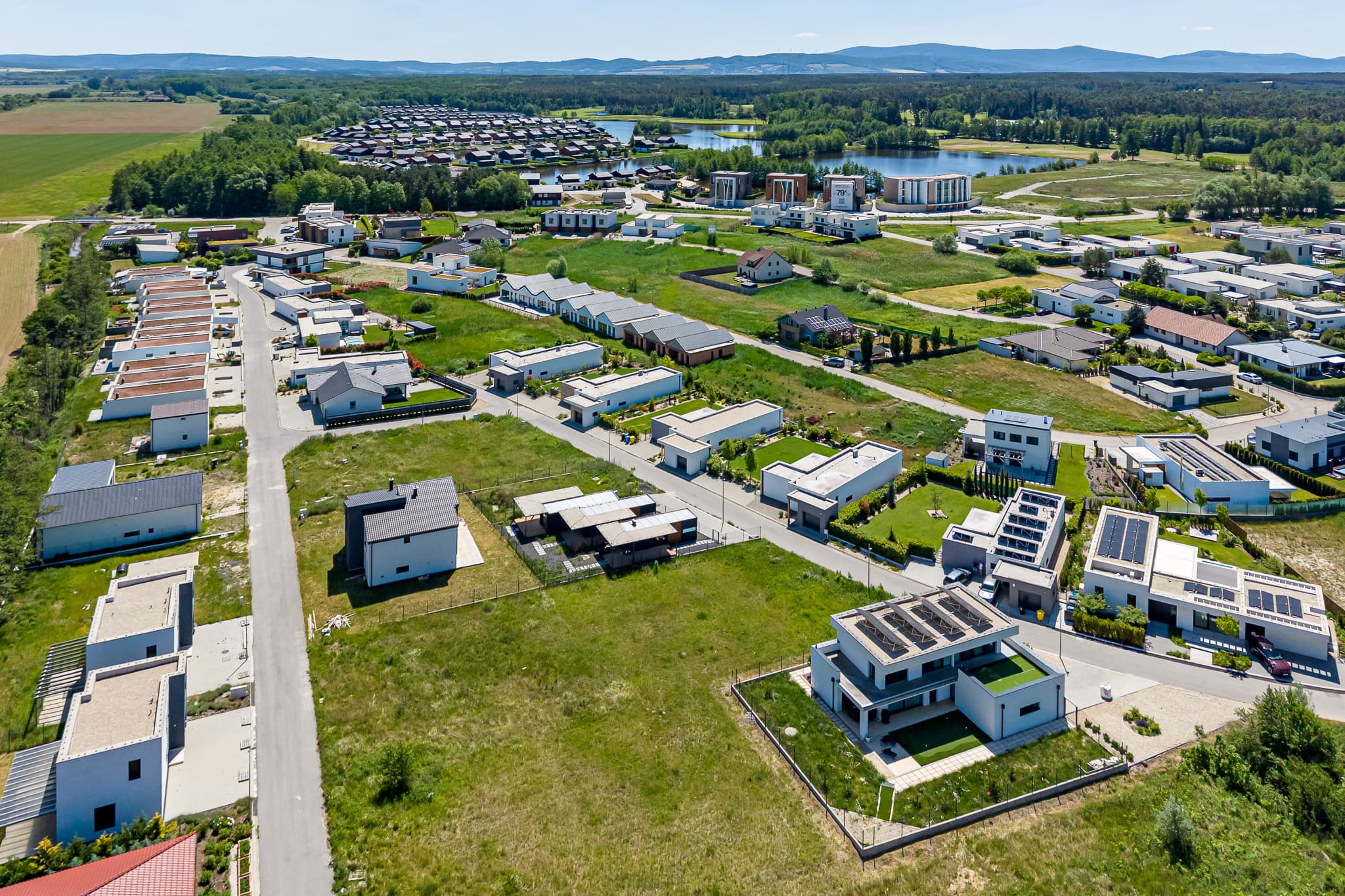 Pozemok pre rodinný dom v priamej blízkosti Penati Golf Resort, Šajdíkove Humence 1